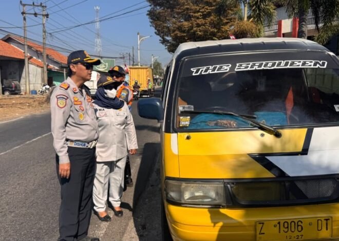 PJ Samsat Garut Bersama Tim Pembina Samsat Kabupaten Garut Laksanakan Operasi Gabungan di Cisitu Padarek