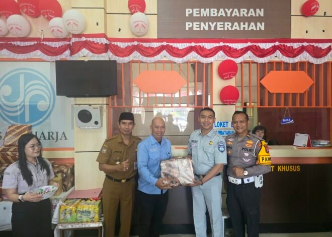 Jasa Raharja Kalteng Berikan Apresiasi kepada Wajib Pajak di Samsat Sampit Sambut HUT ke-81 RI
