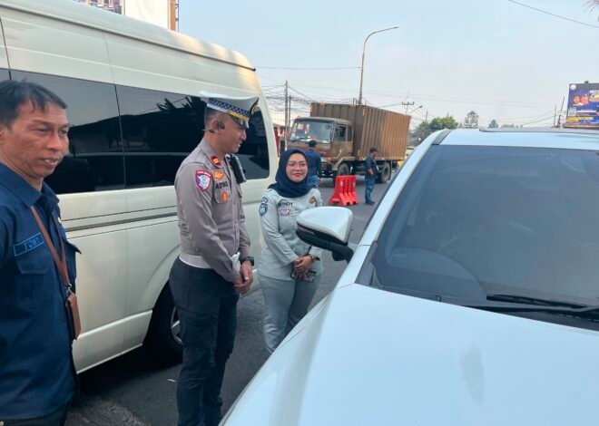 Tim Pembina Samsat Kab Bandung Barat dan Bapenda Kab Bandung Barat Melakukan Operasi Gabungan di Wilayah Kab Bandung Barat