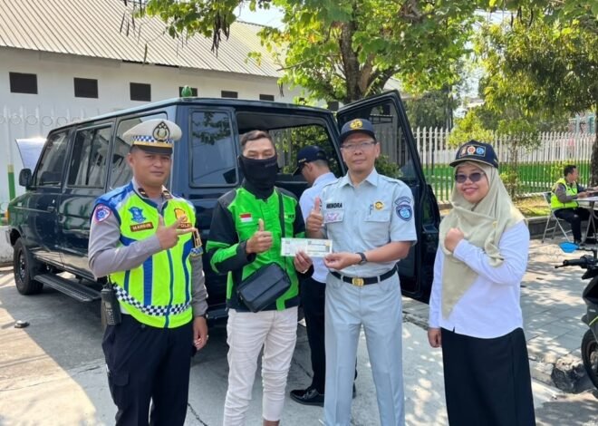 Jasa Raharja Hadir di Jalan Sudibyo Wates, Edukasi Tertib Berlalu Lintas dan Manfaatkan Program Bebas Denda