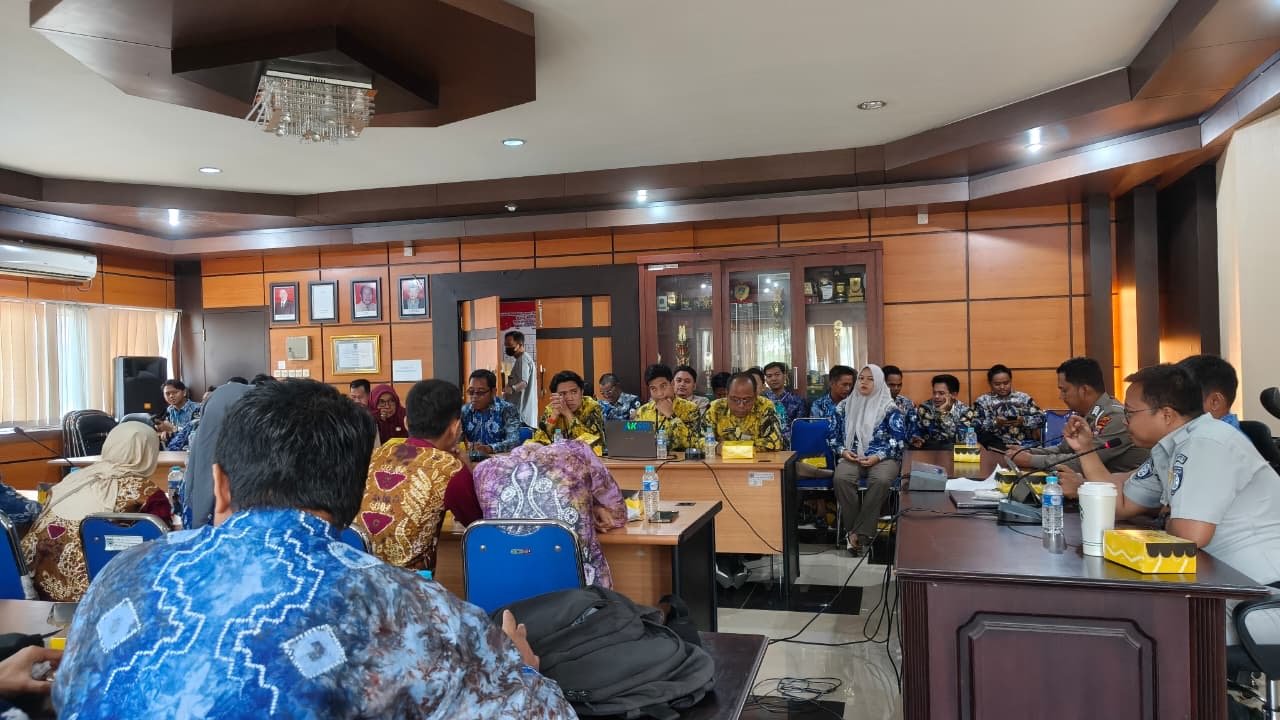 Tim Pembina Samsat Martapura: Bekali Perangkat Desa Pemahaman Kebijakan Pajak Kendaraan