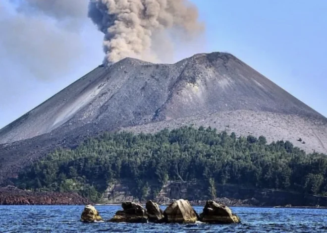 Penjelasan BMKG Soal Gelombang Selat Sunda di Tengah Aktivitas Anak Krakatau