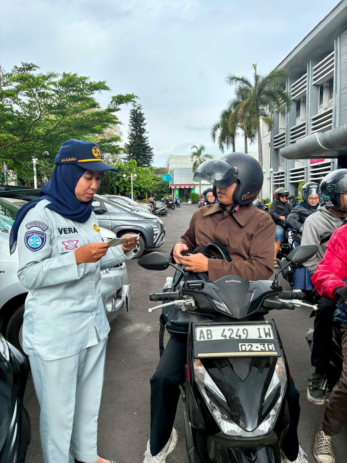 Menjaga Perjalanan Tetap Aman, Jasa Raharja Dorong Pengendara Lebih Tertib