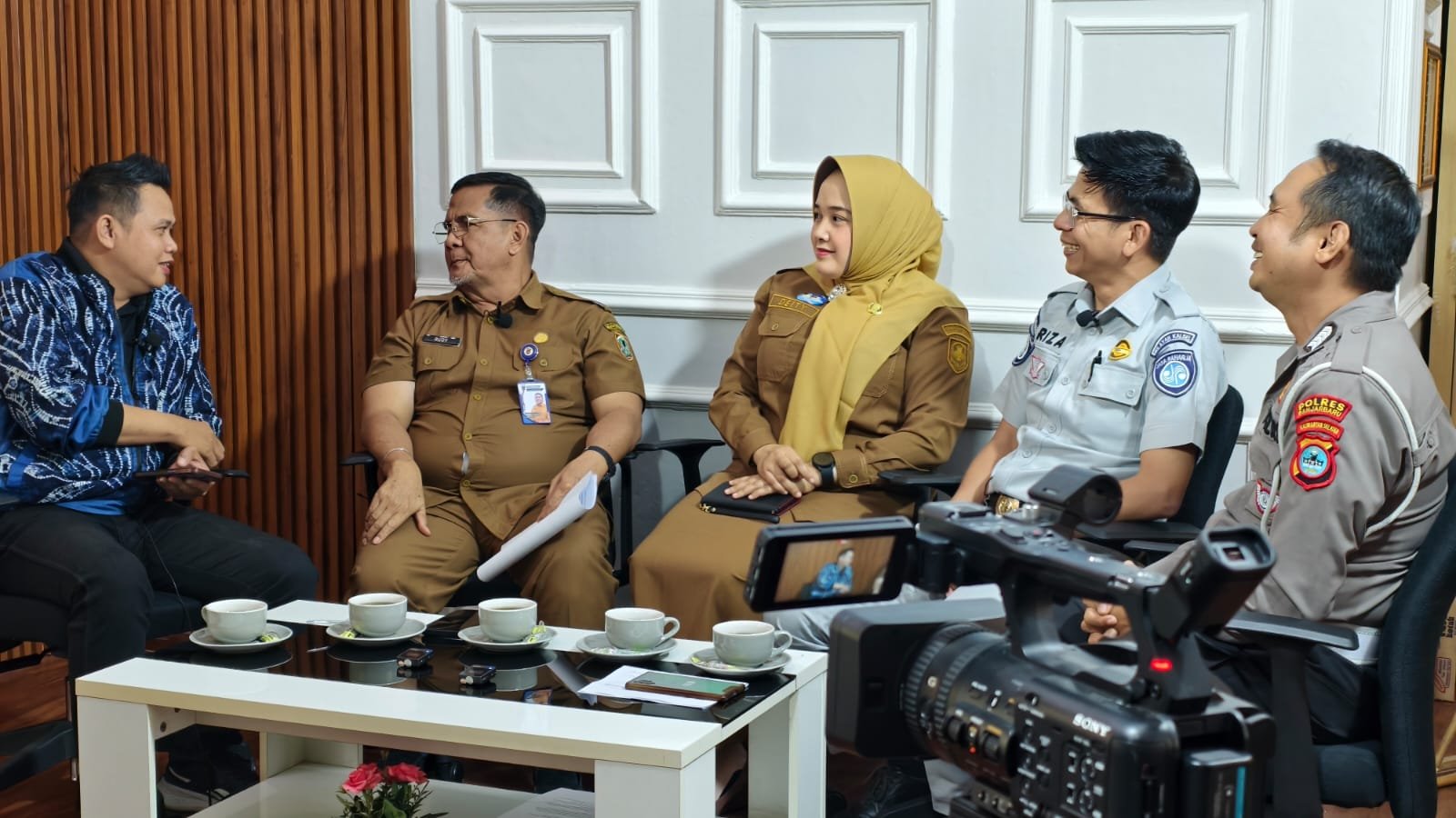 Jasa Raharja Kalsel Edukasi Perlindungan Masyarakat dan Keselamatan Berkendara melalui Podcast Suara Edukasi Banua
