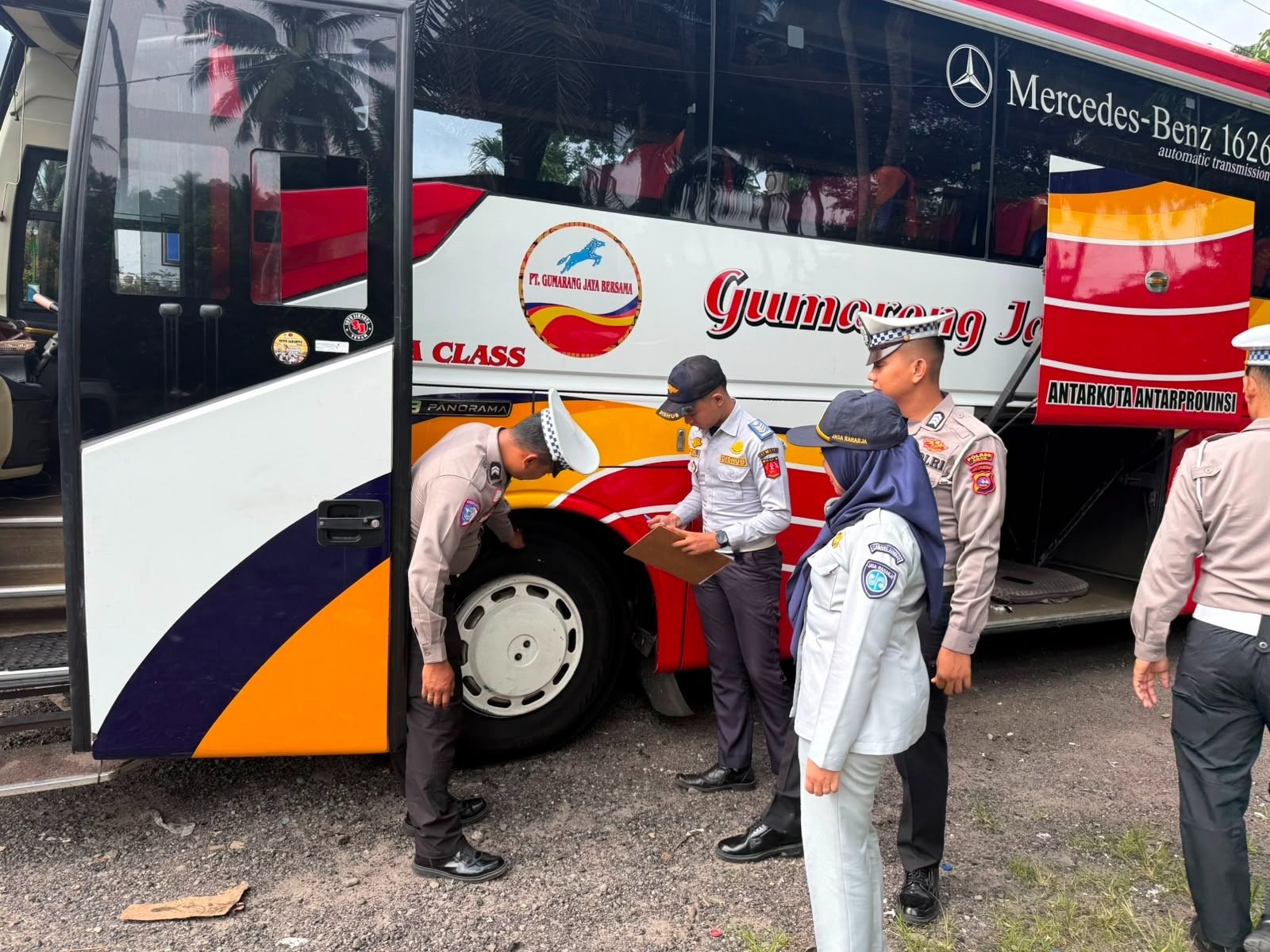 Jasa Raharja Sumbar Bersama Stakeholder Cek Kelayakan Armada Angkutan Umum di Agam