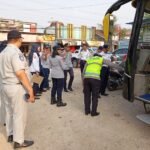 Jasa Raharja Pati Bersama Stakeholder Perkuat Upaya Pencegahan Kecelakaan melalui Rampcheck Bus Trayek Pati-Sumatra
