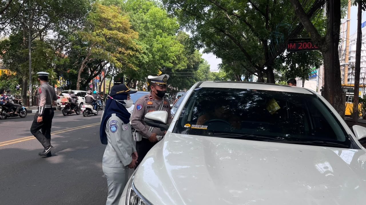 Berikan Kemudahan dan Keuntungan Bagi Wajib Pajak, Kolaborasi Jasa Raharja Bandung Bersama Tim Pembina Samsat Kawaluyaan Gelar Pemeriksaan PKB dan SWDKLLJ