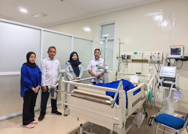 Wujud Negara Hadir, PJ Bidang Pelayanan Jasa Raharja Sukoharjo Kunjungi Korban Kecelakaan di RSO Soeharso dan RS UNS