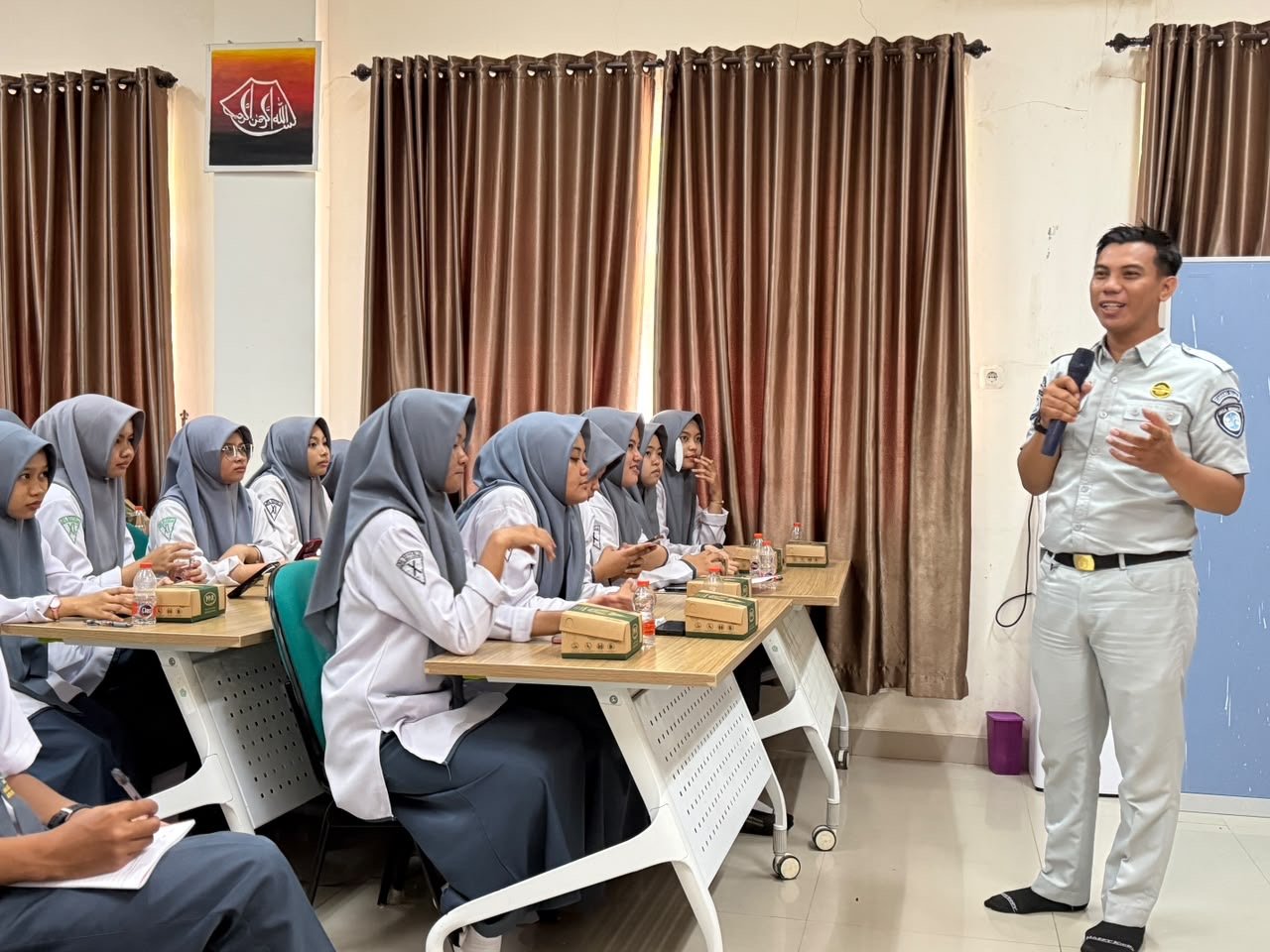Tekan Angka Laka Generasi Muda, Jasa Raharja Sulsel Edukasi Pelajar MAN 1 Makassar