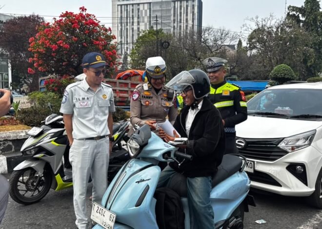Operasi Gabungan Kepatuhan Pembayaran Pajak Kendaraan Hari Ke 1 Di Kabupaten Karawang