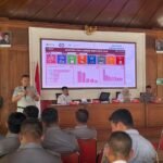 Tim Pembina Samsat Surakarta Perluas Edukasi Jateng Bebas dan Keselamatan Lalu Lintas di Pasar Kliwon