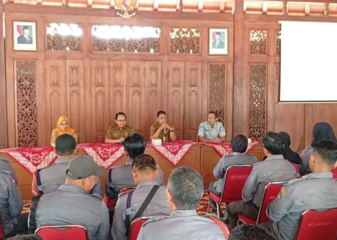 Tim Pembina Samsat Surakarta Perkuat Kolaborasi Sengkuyung bersama Linmas Kecamatan Laweyan