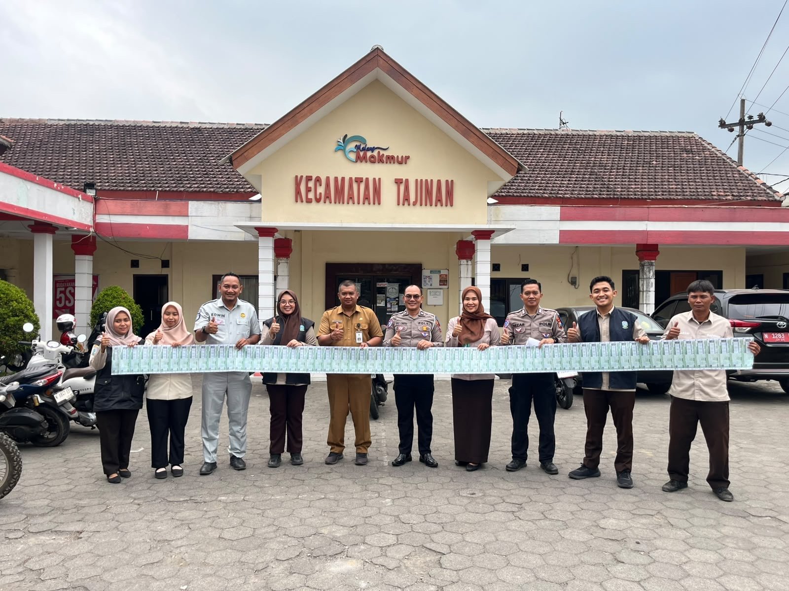 Samsat JEMPOL MASE Hadir di Tajinan, Wajib Pajak Dapatkan Voucher Planet Ban dan Sovenir