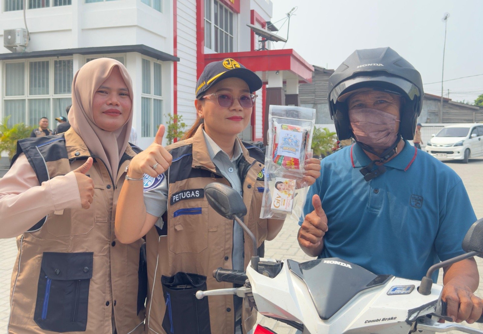 Jasa Raharja Bersama Satlantas Polres Sigi dan Bapenda Gelar Operasi Gabungan di Samsat Sigi