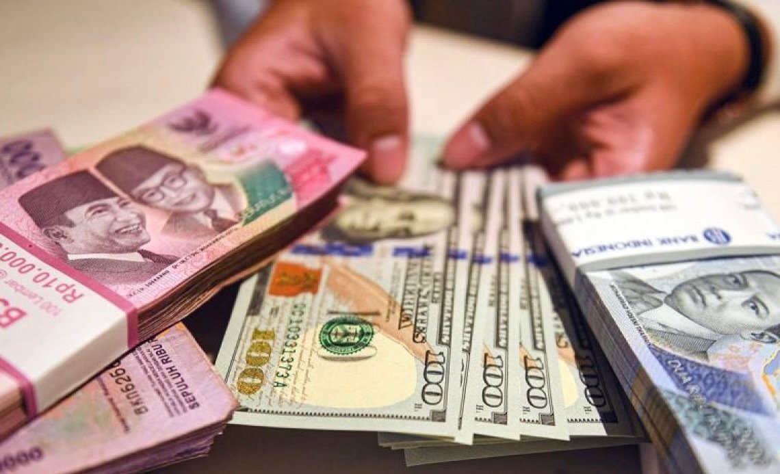 Rupiah Kembali Tertekan hingga Rp18.000, BI Sebut Pelemahan Terkendali