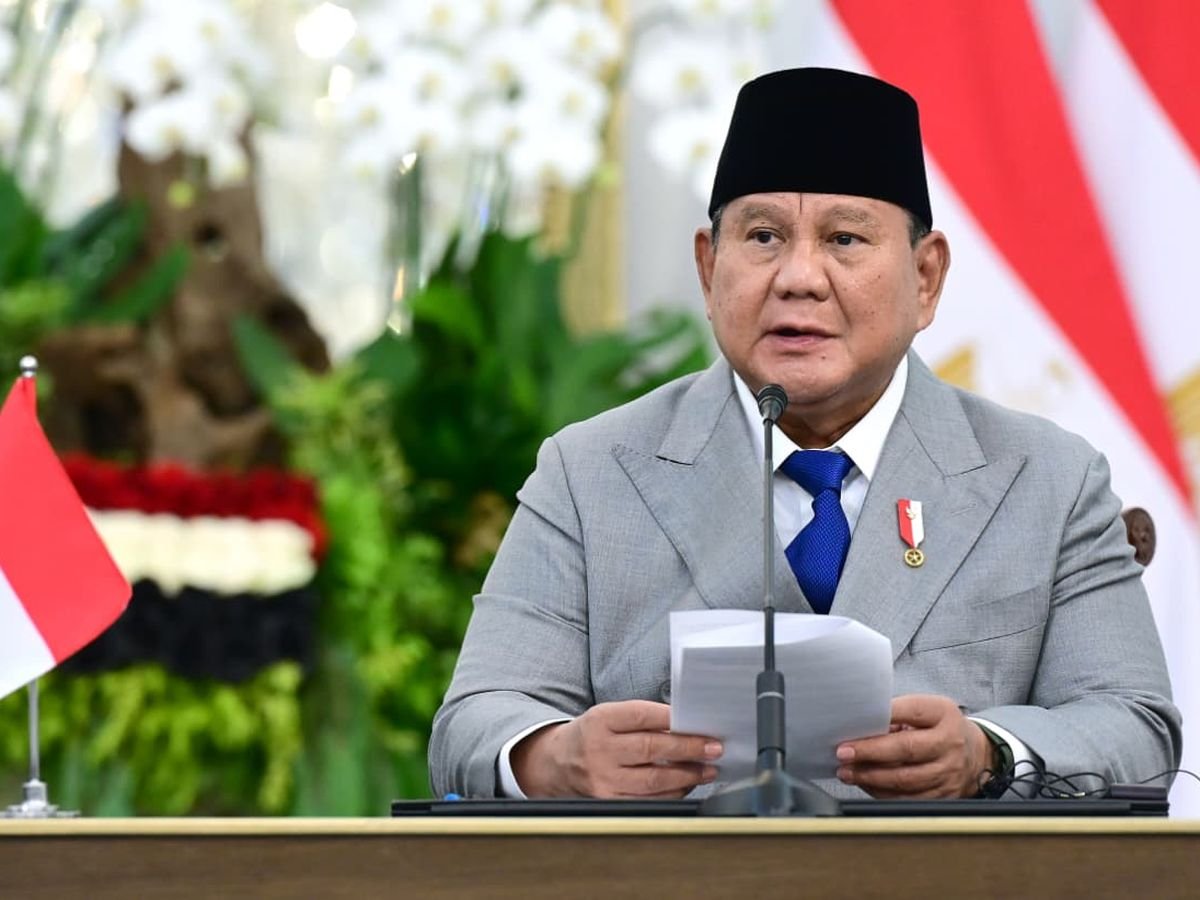 Presiden Prabowo Gelar Rapat dengan Menko Polkam dan Kepala BPGMN Bahas Karhutla
