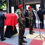 Penghormatan Terakhir Presiden Prabowo untuk Mendiang Subagyo HS