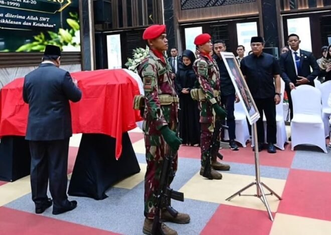 Penghormatan Terakhir Presiden Prabowo untuk Mendiang Subagyo HS