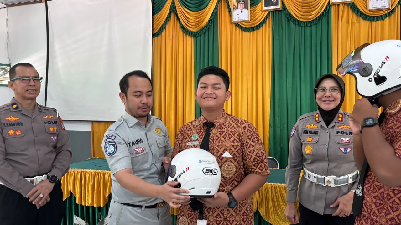 Jasa Raharja Kalsel Bekali Pelajar SMAN 7 Banjarmasin dengan Edukasi Keselamatan Berlalu Lintas