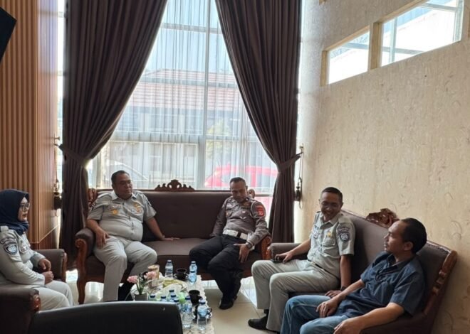 Kepala PT Jasa Raharja Kantor Wilayah Utama Jawa Barat Laksanakan Monitoring dan Evaluasi di Samsat Kabupaten Garut