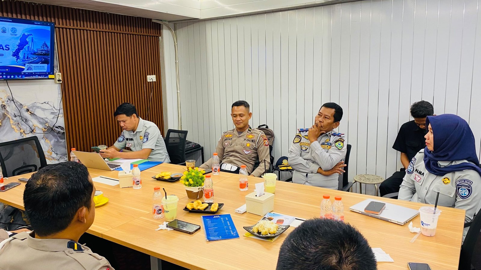 PT Jasa Raharja (Persero) Cabang Parepare Bersama Satlantas dan Dinas Perhubungan Perkuat Sinergi Melalui Forum Komunikasi Lalu Lintas (FKLL) di Kabupaten Barru