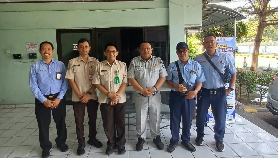 Samsat Salindri Layani Wajib Pajak di PT Indofood Beji Pasuruan