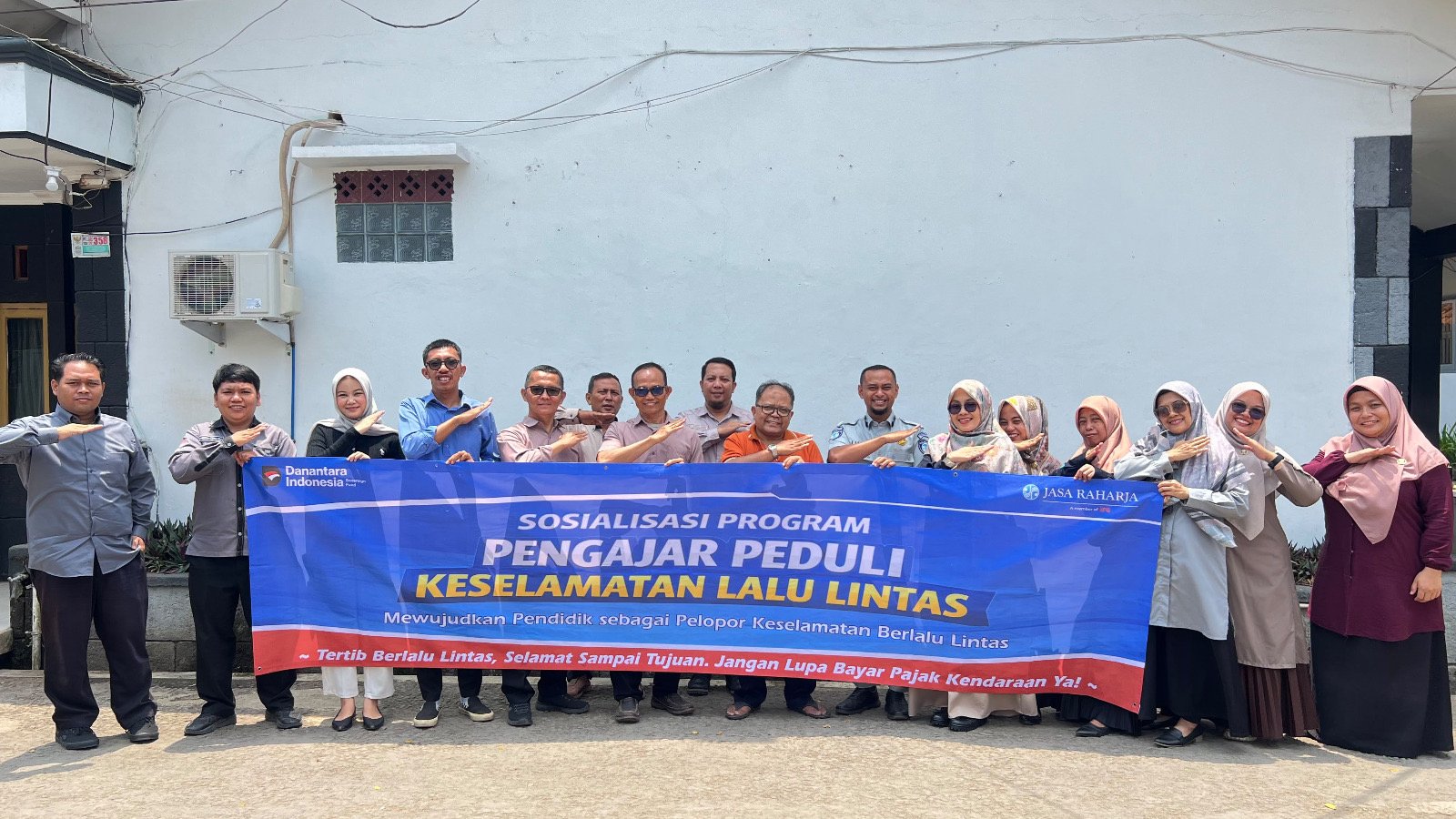 Tingkatkan Kepedulian terhadap Keselamatan Lalu Lintas, Jasa Raharja Tasikmalaya Sosialisasikan Program PPKL kepada Guru SMA Negeri 1 Sindangkasih, Ciamis